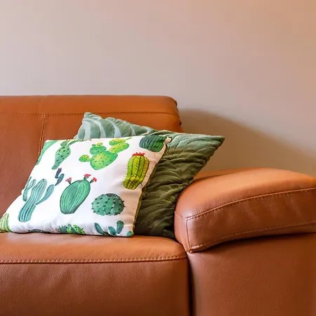 The Perfect Getaway Family With Terrace And Private Parking *